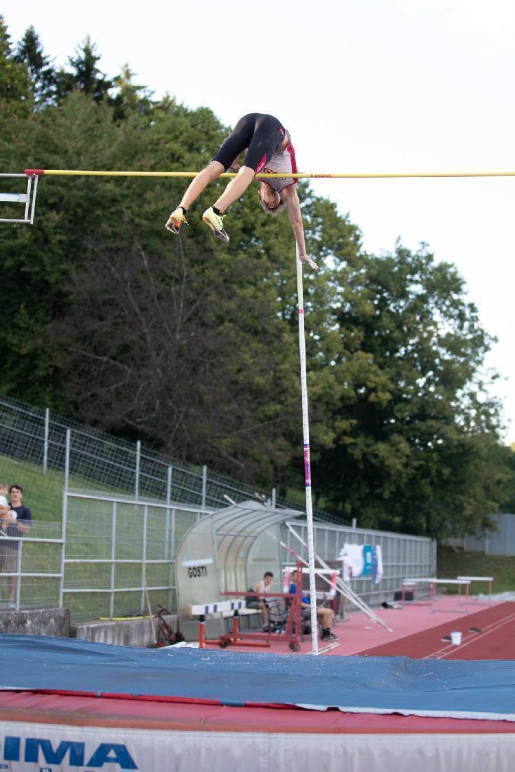 111657756787BPu-fe5797.jpg-atletskimiting-nm.si