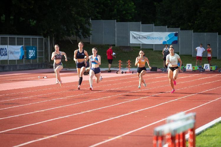 11688897570BPu-fm7110.jpg-atletskimiting-nm.si