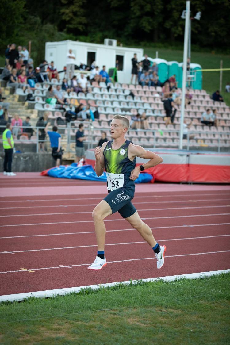 121657757379BPu-fe6859.jpg-atletskimiting-nm.si