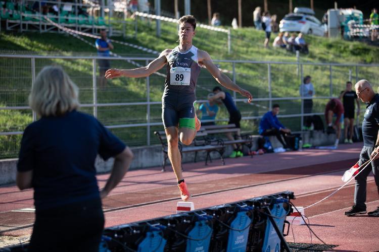 191657756627BPu-fe5638.jpg-atletskimiting-nm.si