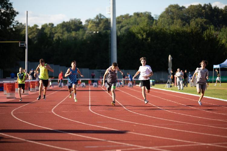 21657756683BPu-fe5646.jpg-atletskimiting-nm.si