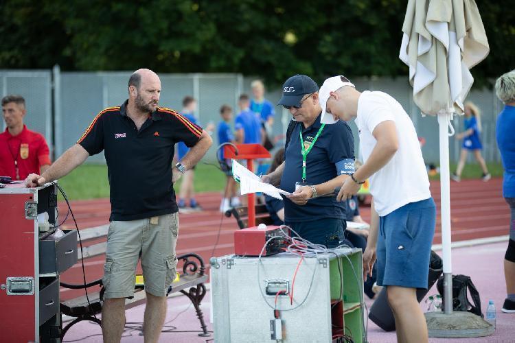 21657756787BPu-fe5743.jpg-atletskimiting-nm.si