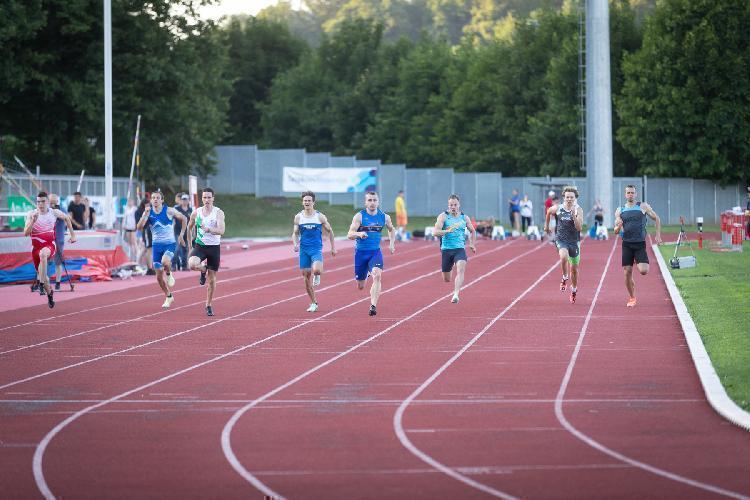 21689087422BPu-fm8160.jpg-atletskimiting-nm.si