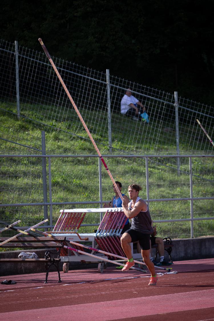 51688897400BPu-fm7078.jpg-atletskimiting-nm.si