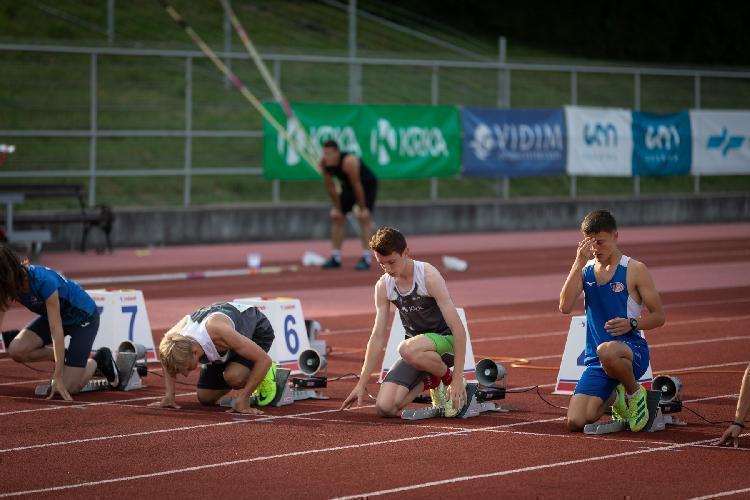 51688898935BPu-fm7444.jpg-atletskimiting-nm.si