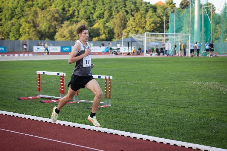 71689085032BPu-fm8067.jpg-atletskimiting-nm.si