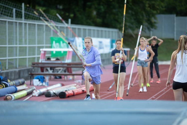 71689087555BPu-fm8193.jpg-atletskimiting-nm.si