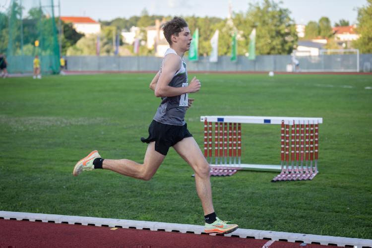 81689085058BPu-fm8069.jpg-atletskimiting-nm.si