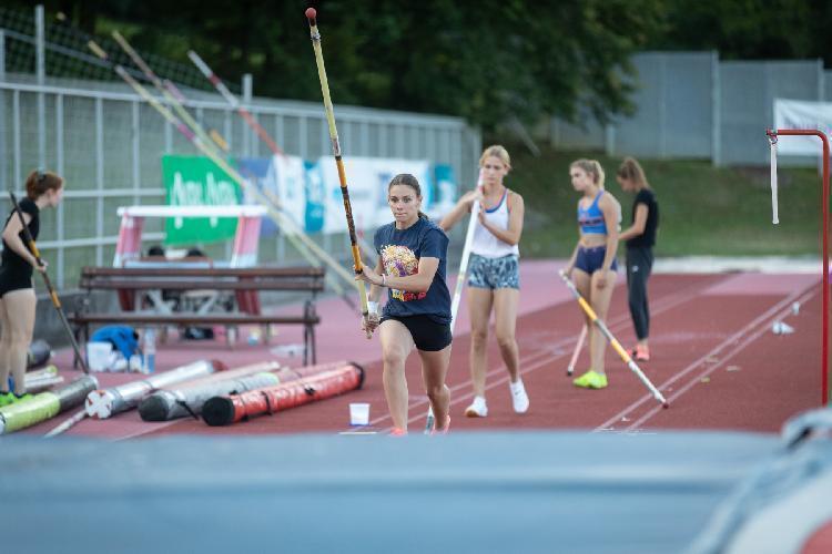 81689087581BPu-fm8197.jpg-atletskimiting-nm.si