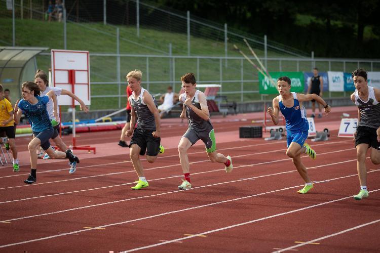 91688899025BPu-fm7458.jpg-atletskimiting-nm.si