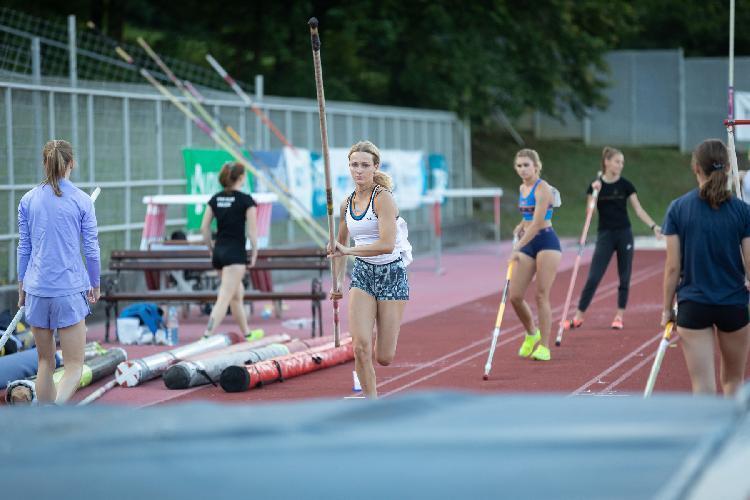 91689087610BPu-fm8207.jpg-atletskimiting-nm.si